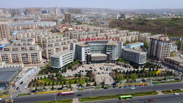 卓信宝配资 中国经济样本观察·“镇”了不起丨2.4亿片！你戴的美瞳，两成与这个西北小镇有关